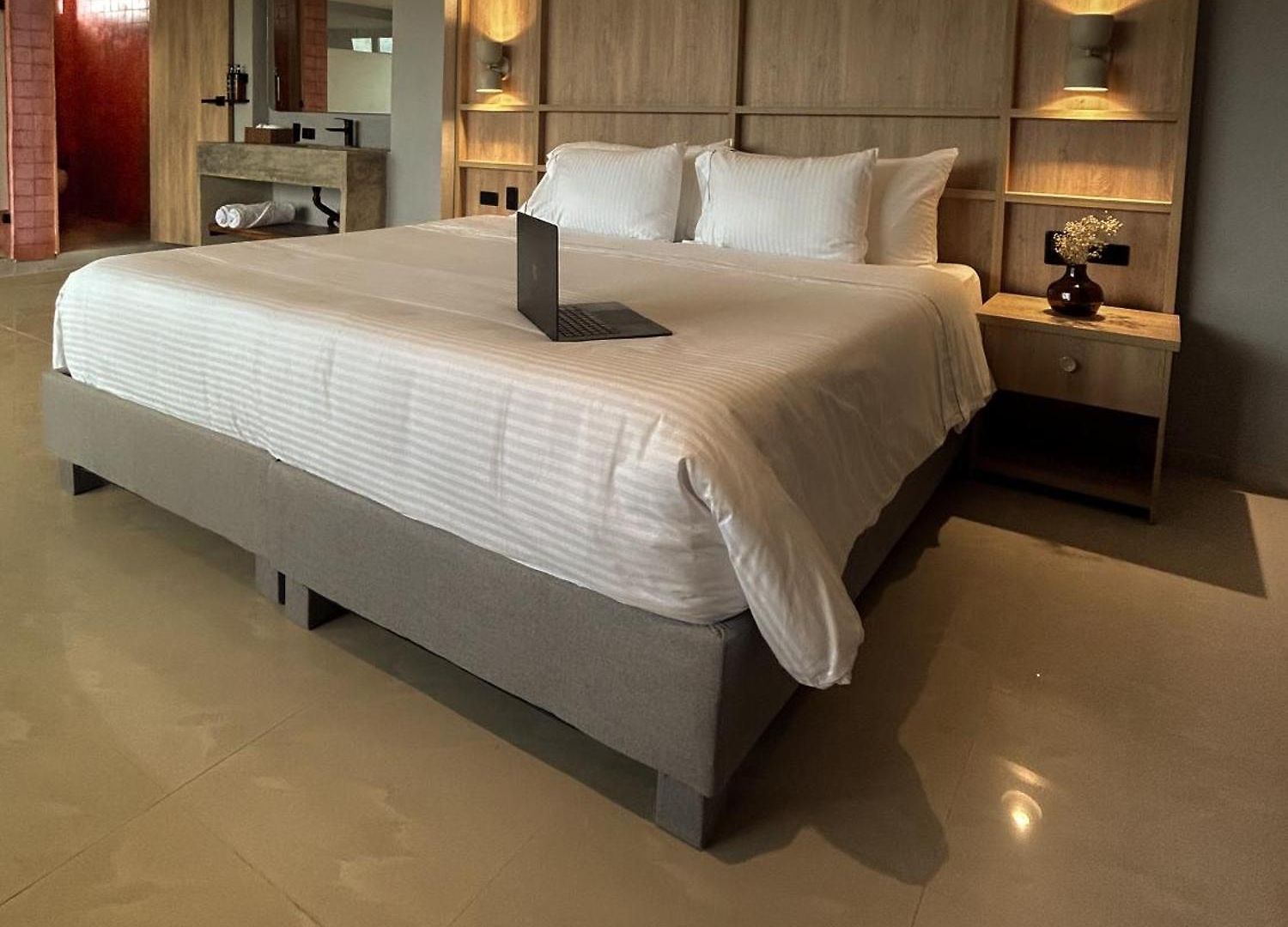 Mood Matuna Hotel *