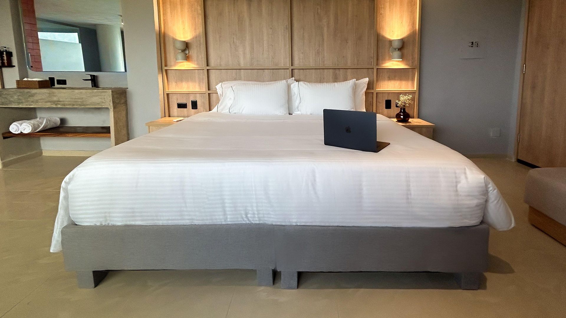 Mood Matuna Hotel *