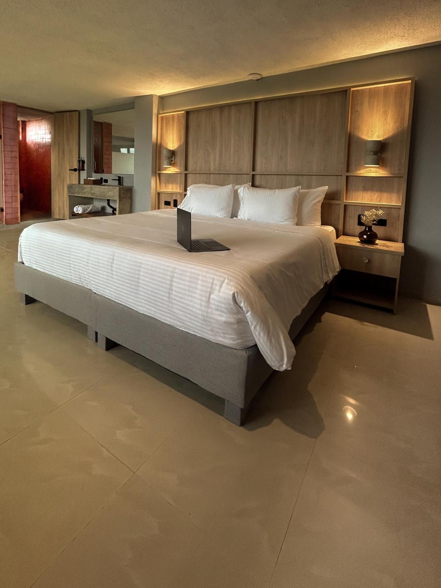 Mood Matuna Hotel *